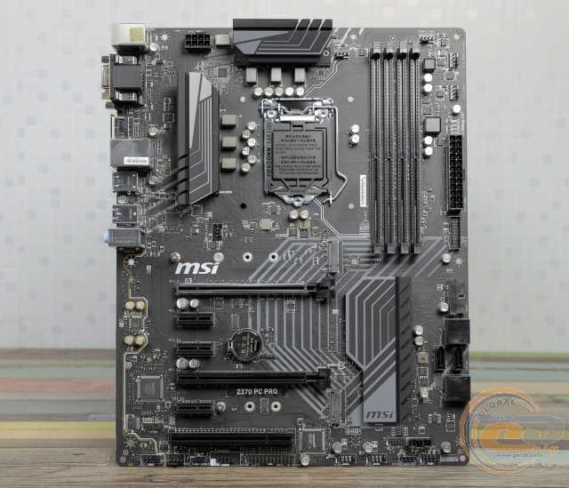 Недорогая новинка со строгим дизайном на основе флагманского чипсета Intel Z370, предназначенная для сборки домашних либо рабочих систем.