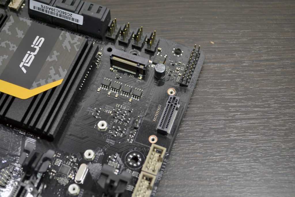 Новинка из серии ASUS TUF на основе флагманского чипсета Intel Z270 с повышенной гарантией и современным оснащением.
